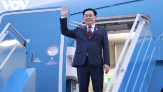 Chủ tịch Quốc hội Vương Đình Huệ lên đường thăm chính thức Campuchia, dự AIPA-43