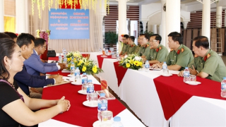 Công an An Giang gặp gỡ, thăm hỏi Hội Khmer - Việt Nam 2 tỉnh TaKeo và Kandal - Campuchia