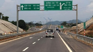 VEC “phớt” lời nhắc của Bộ GTVT về hư hỏng trên cao tốc Nội Bài - Lào Cai