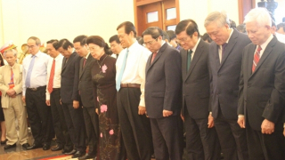 Lãnh đạo Đảng, Nhà nước dâng hương tưởng niệm đồng chí Võ Văn Kiệt