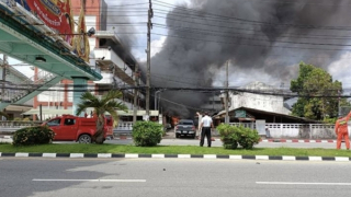 Xe bom phát nổ gần trụ sở cảnh sát Thái Lan, 30 người thương vong