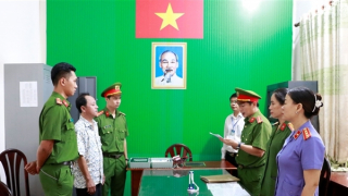 Bắt tạm giam 2 đối tượng buôn lậu 575 tấn hạt điều