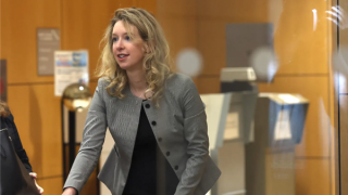 Kết cục bi thảm của câu chuyện cổ tích Theranos