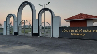 Công viên 40 tỷ đồng vừa đưa vào sử dụng đã hư hỏng nghiêm trọng