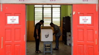 "Lỡ hẹn" lập chính phủ, Malaysia chờ đợi Quốc vương chọn Thủ tướng mới