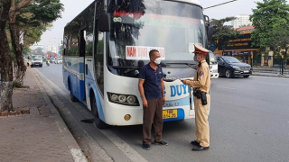 Camera phạt nguội có ngăn được xe khách "rùa bò"?