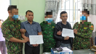 Hai kẻ buôn ma tuý “đứng hình” khi bị kiểm tra