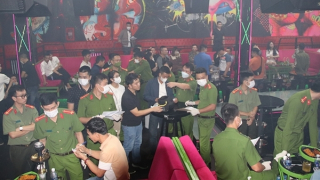 Đột kích quán bar, nhiều thanh niên phê ma túy