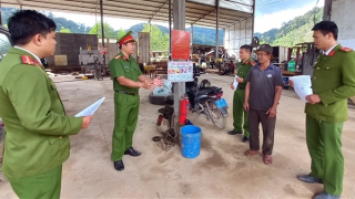 Theo chân Công an vùng biên thực hiện chiến dịch “60 ngày, đêm”