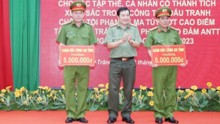 Khen thưởng tập thể, cá nhân xuất sắc trong triệt phá tội phạm ma tuý