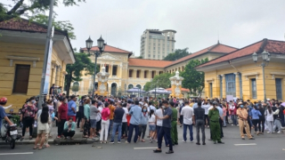 Cặp đôi hành hạ bé gái 8 tuổi đến tử vong lần thứ hai ra tòa