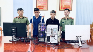 Lên mạng rao “nhận đọc trộm tin nhắn” rồi dụ khách, chiếm tài khoản ngân hàng