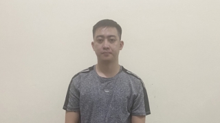 Bị phát hiện, tên trộm đâm gục gia chủ rồi tẩu thoát