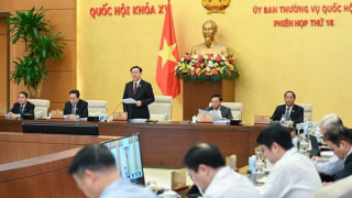 Khai mạc phiên họp thứ 17 của Ủy ban Thường vụ Quốc hội