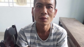 Đối tượng có 3 tiền án gắn biển giả đi trộm xe máy