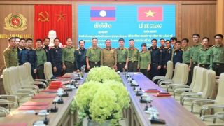 Bế giảng khoá Bồi dưỡng nghiệp vụ Cảnh vệ cho cán bộ Bộ Công an Lào