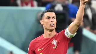 Đang thất nghiệp, Ronaldo "chốt hạ" với mức lương 172,9 triệu bảng/năm?