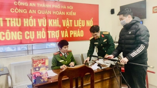 Thu hồi súng và hàng trăm viên đạn để phòng ngừa trọng án dịp cuối năm