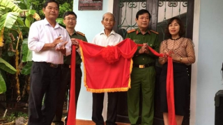 Bàn giao nhà tình nghĩa tặng thân nhân liệt sĩ CAND