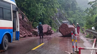 Sạt lở đường Hồ Chí Minh qua Quảng Trị