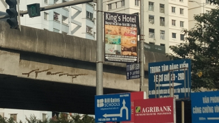 “Ma trận” biển quảng cáo giữa lòng Thủ đô