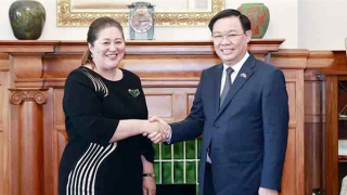 Chủ tịch Quốc hội Vương Đình Huệ hội kiến Toàn quyền New Zealand