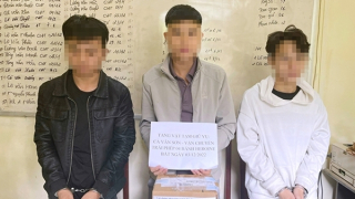 "Ôm hộ" 4 bánh heroin thì gặp Công an