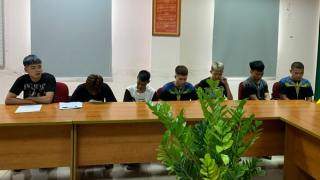 Trấn áp nhiều đối tượng dùng hung khí nguy hiểm gây rối trật tự trên đường phố