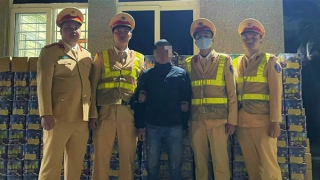 Bắt gần 1 tấn pháo lậu đang trên đường đi Bắc Ninh