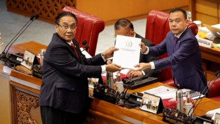 Indonesia thông qua luật cấm sống thử trước hôn nhân