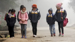 Vùng núi Bắc Bộ rét run, Nam Bộ nắng gián đoạn