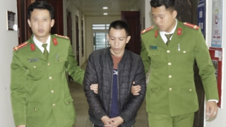 "Ôm" 8 bánh heroin vượt rừng tuồn vào nội địa