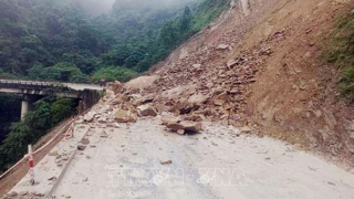 Mưa lũ tại khu vực Trung Bộ làm 5 người chết