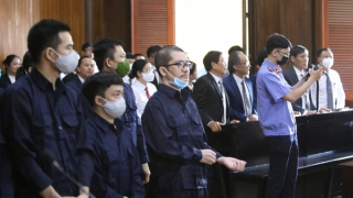 Phiên tòa xét xử vụ Công ty Alibaba: người bị hại được mời theo cách "chia ca" theo từng vụ