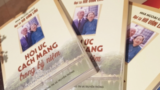 Giới thiệu tập sách, hình ảnh về cuộc đời, sự nghiệp của Đại tá Hà Văn Lâu