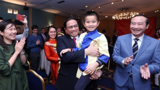 Thủ tướng Phạm Minh Chính gặp gỡ cộng đồng người Việt Nam tại Luxembourg