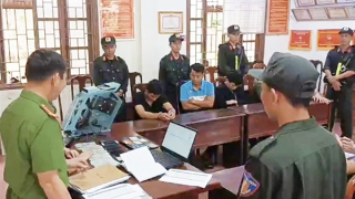 Cá độ bóng đá trên không gian mạng - Tiền mất, tật mang sau cú nhấp chuột