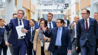 Thủ tướng Phạm Minh Chính thăm “Ngôi nhà của những giải pháp thông minh” châu Âu