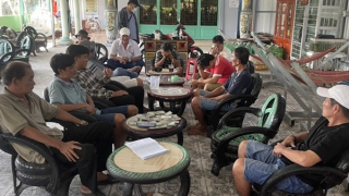 Bắt sới bạc trực tuyến trong quán giải khát