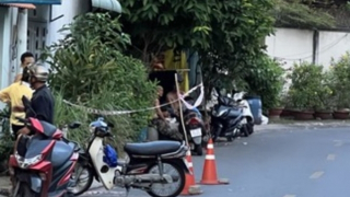 Đang ngồi trong quán cà phê, một người bị đâm tử vong