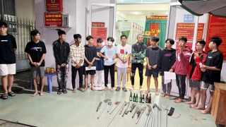 Kịp thời ngăn chặn 2 nhóm thanh thiếu niên hỗn chiến bằng "bom" xăng