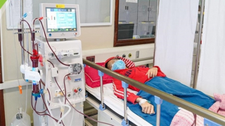 2 trẻ suy thận do tự ý dùng thuốc nam