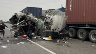 5 xe ô tô va chạm liên hoàn trên QL5, 3 người thương vong