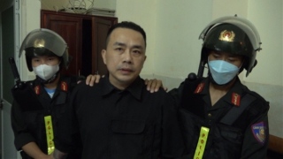 Khởi tố, bắt giam Việt kiều dọa tung ảnh “nóng” để cưỡng đoạt tiền của người tình