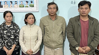 Chủ quán karaoke cùng đồng bọn tổ chức đánh bạc dưới hình thức ghi lô đề