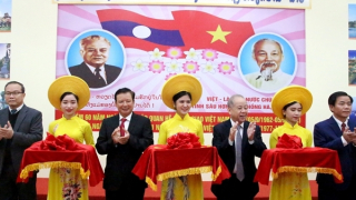 Triển lãm “Nghĩa tình sâu nặng Việt - Lào”
