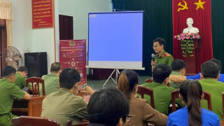 Tuổi trẻ Bình Định ra quân tuyên truyền, hướng dẫn đăng ký, kích hoạt tài khoản định danh điện tử
