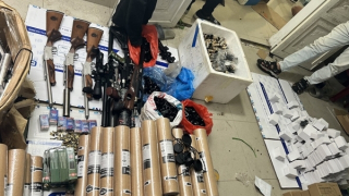 Đánh sập đường dây bán vũ khí qua mạng Internet