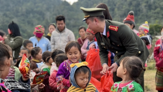 Đông ấm yêu thương nơi vùng cao Bắc Kạn