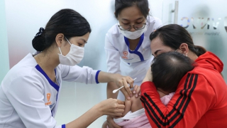 Mắc cúm B, bé 8 tuổi bị hôn mê sâu, tiên lượng xấu